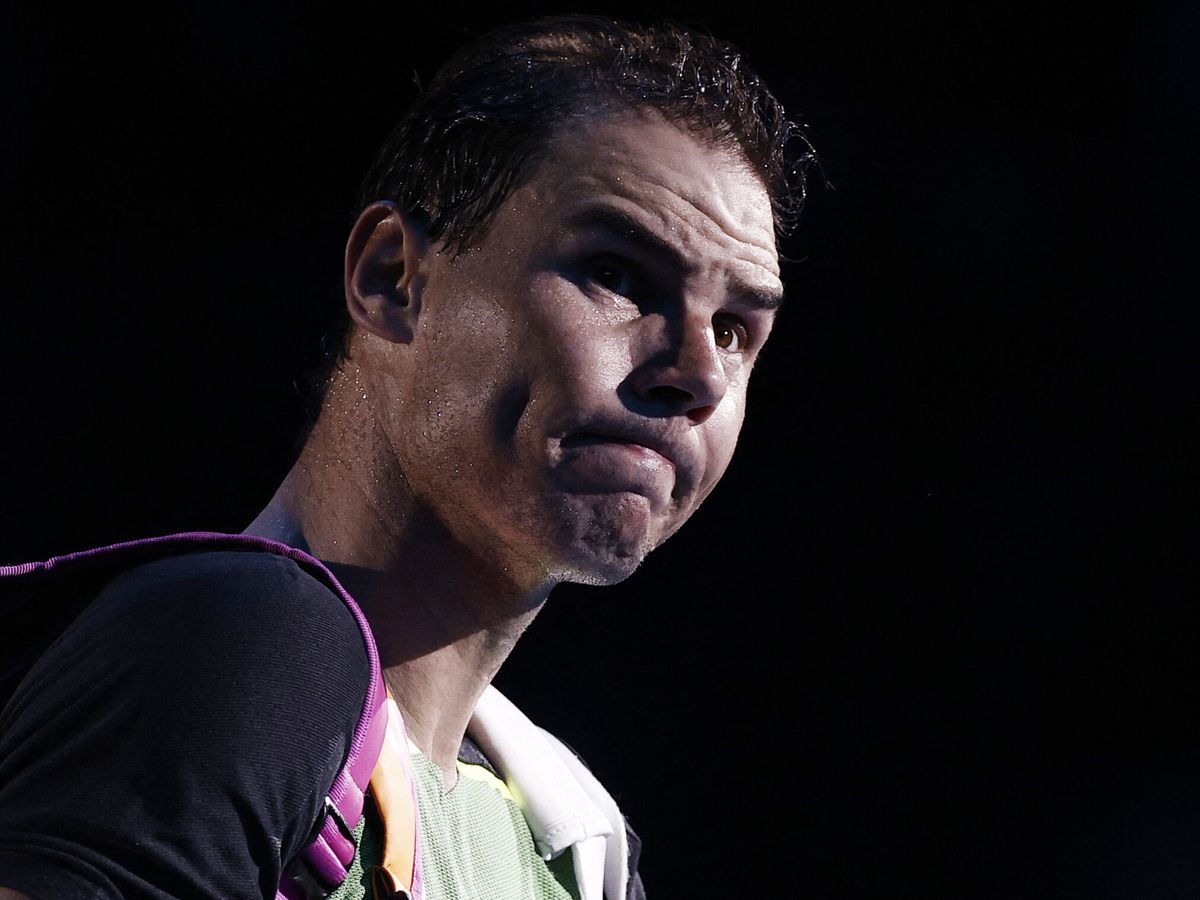 Foto: Nadal, contrariado tras su derrota. (Reuters/Guglielmo Mangiapane)
