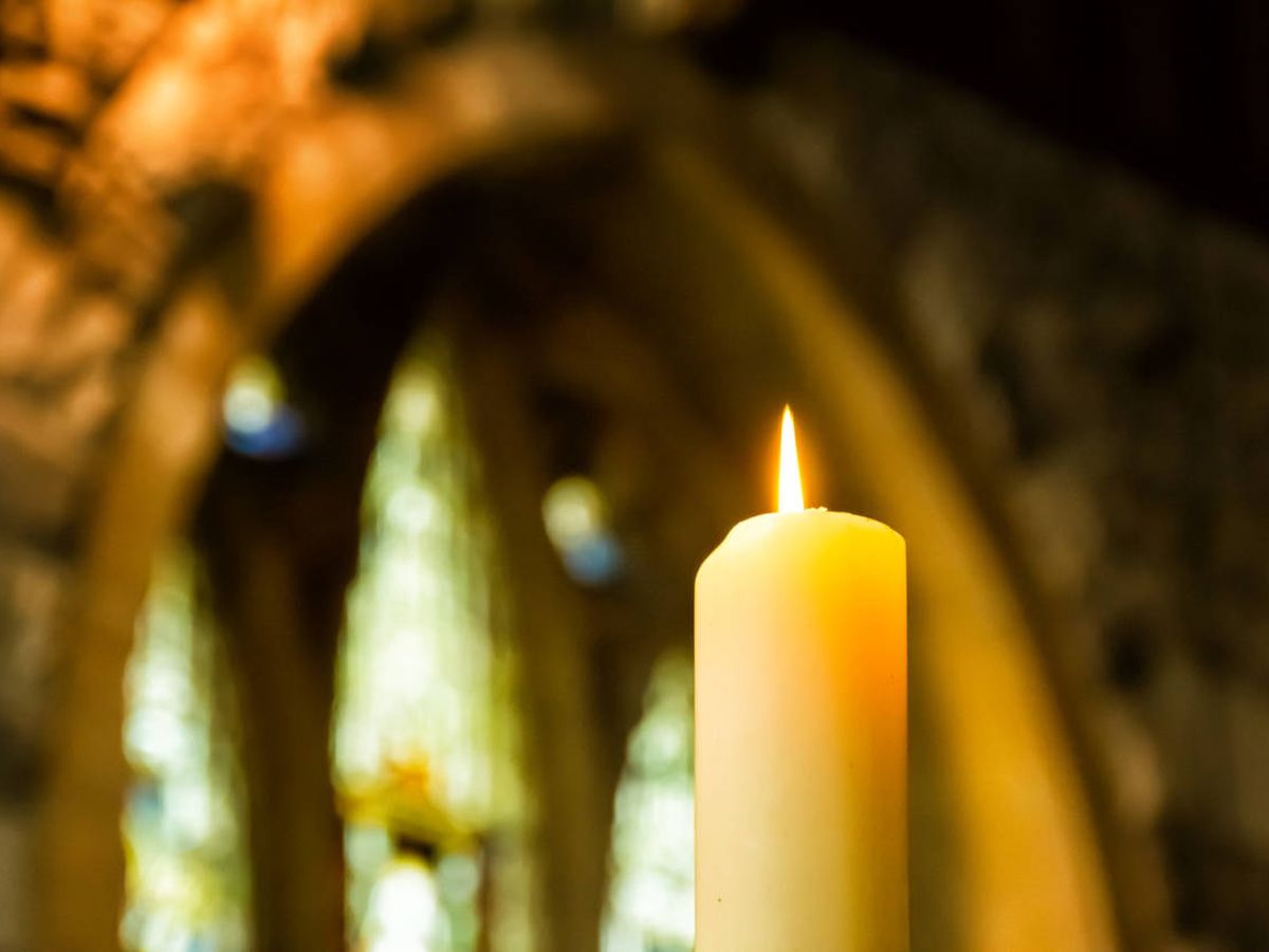 Foto: ¿Qué santos se celebran hoy, 2 de diciembre? Consulta el santoral (iStock)