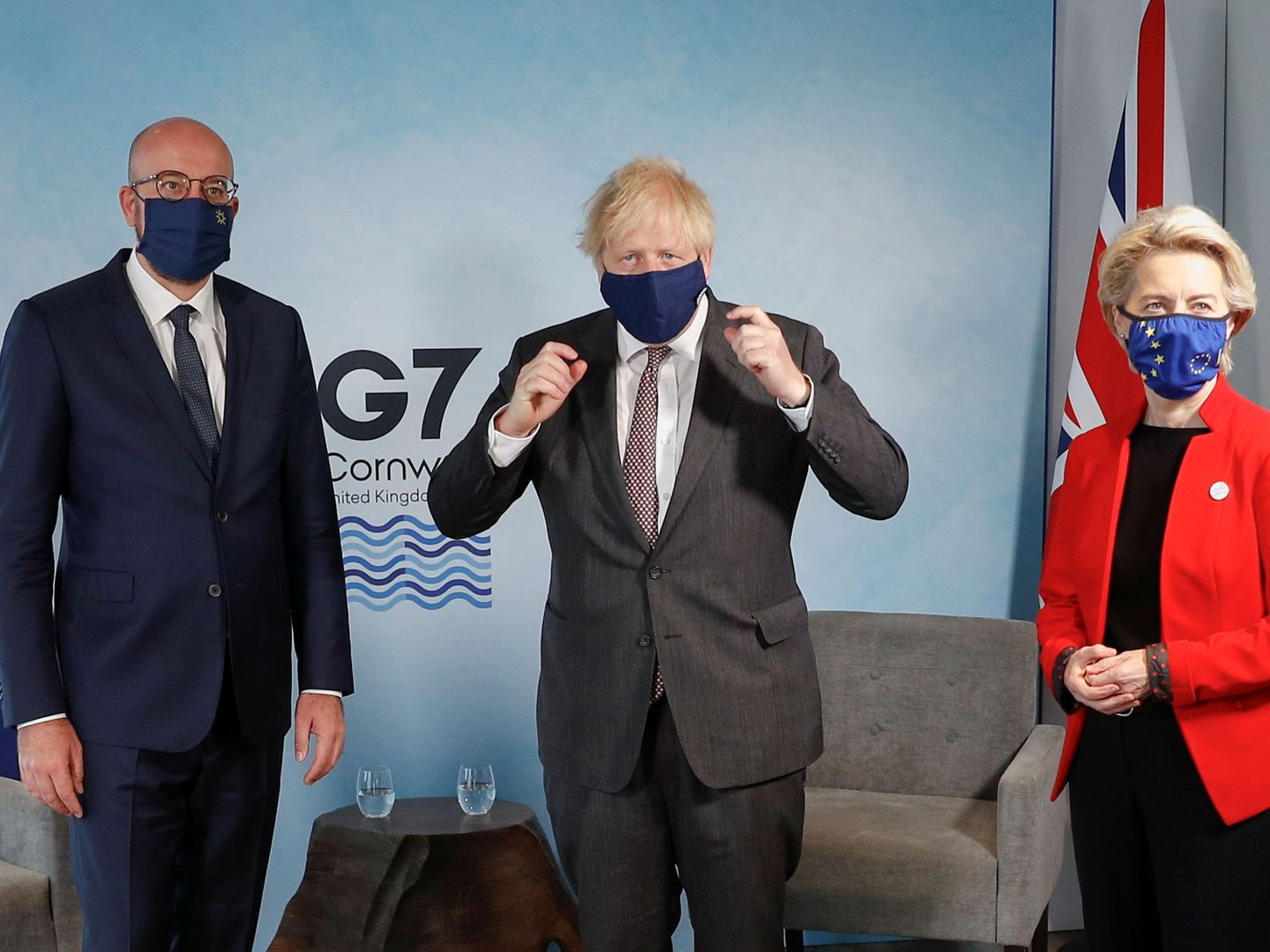 Boris Johnson junto a Ursula Von der Leyen y Charles Michel. (Reuters)