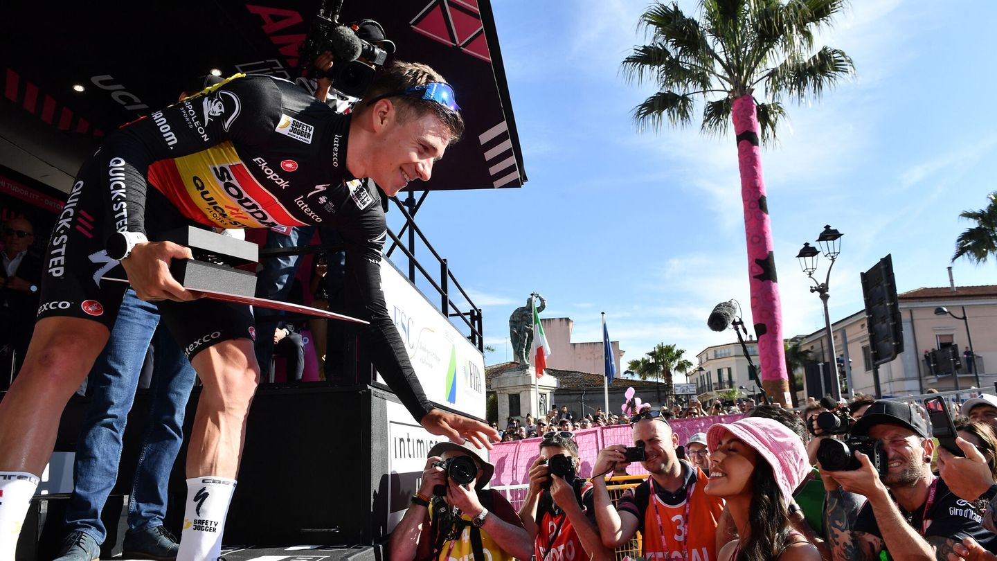 Los aficionados se congregaron para recibir una nueva edición del Giro. (Reuters/Vincent West)