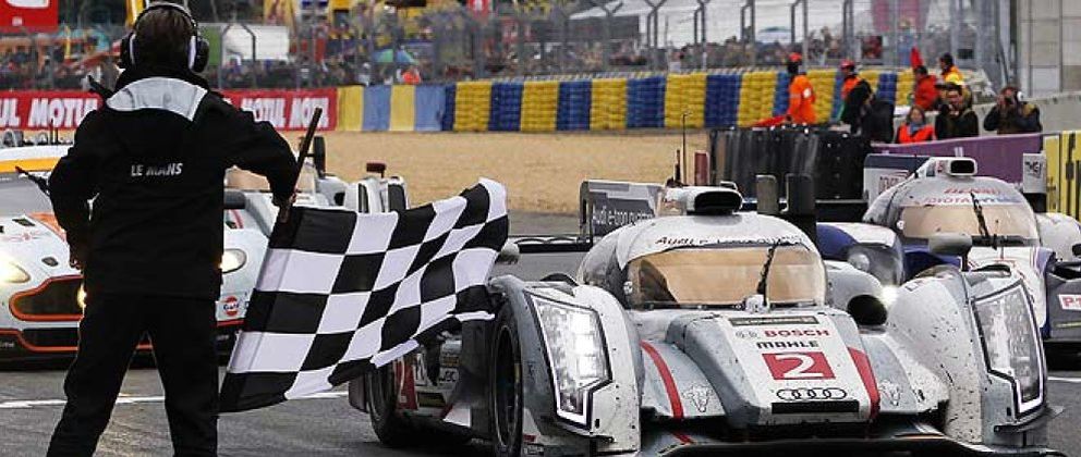 Foto: Audi domina el podio de las 24 horas de Le Mans con Marc Gené tercero después de remontar