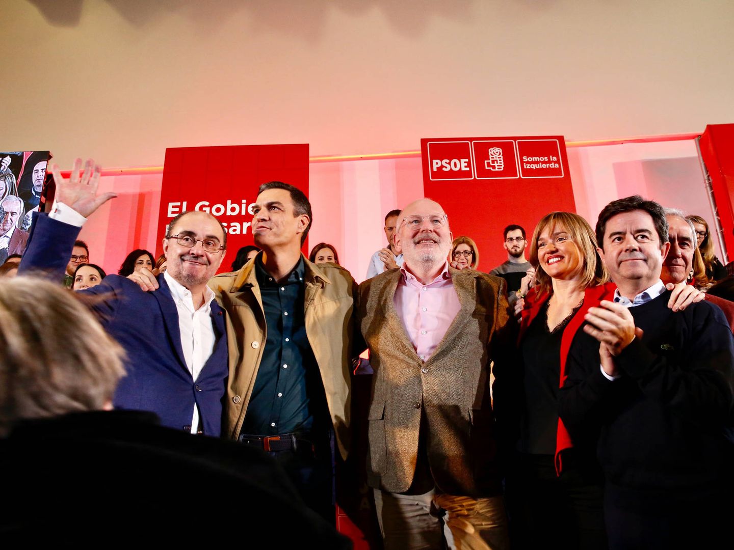 Timmermans junto a Sánchez durante un acto de campaña en 2019. (EFE)
