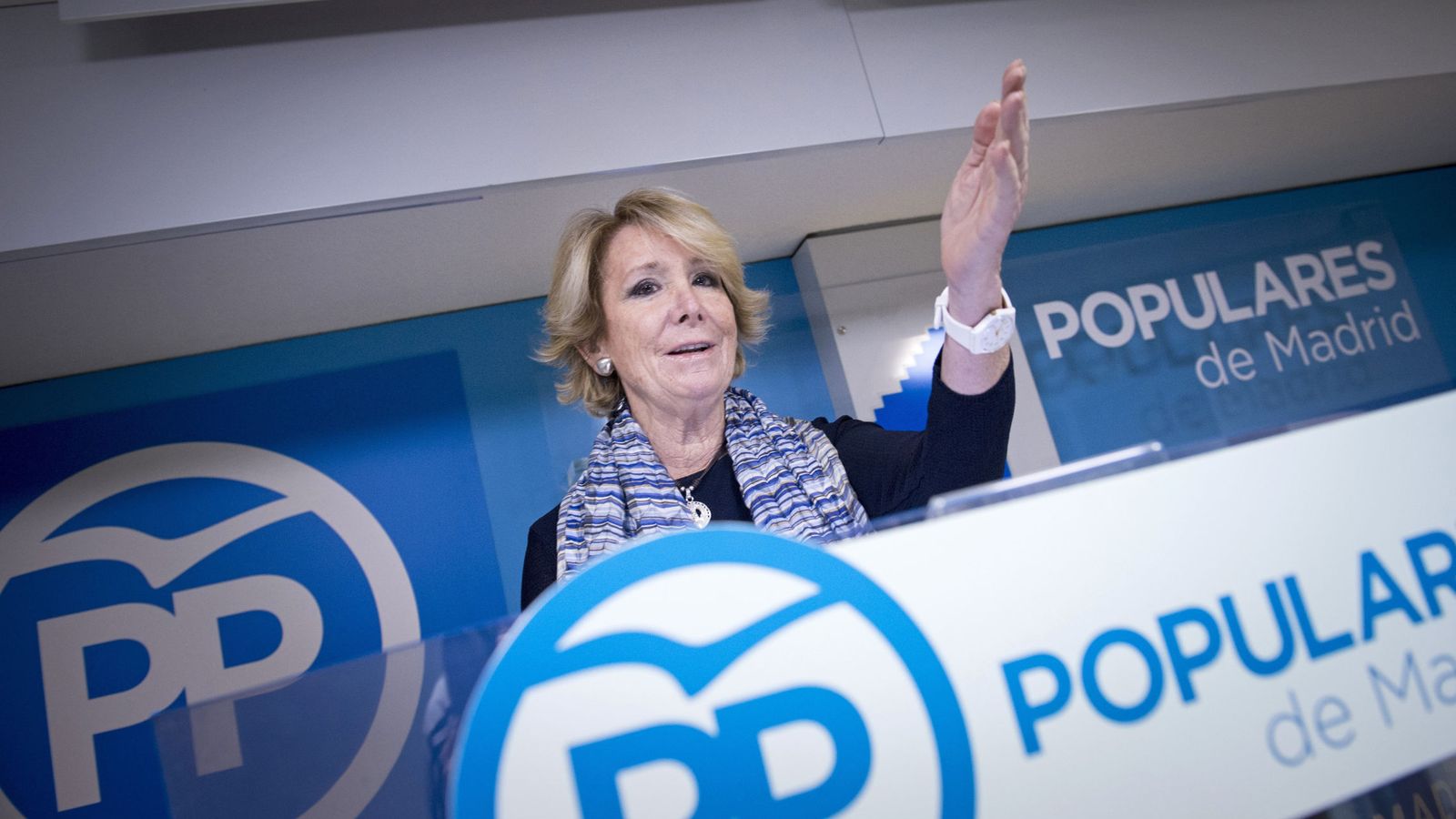 Foto: La expresidenta del PP de Madrid Esperanza Aguirre, el día que anunció su dimisión de este cargo. (EFE) 