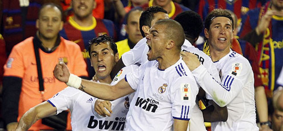 Foto: Pepe se lió a cortes de manga con la afición azulgrana tras el gol de Ronaldo