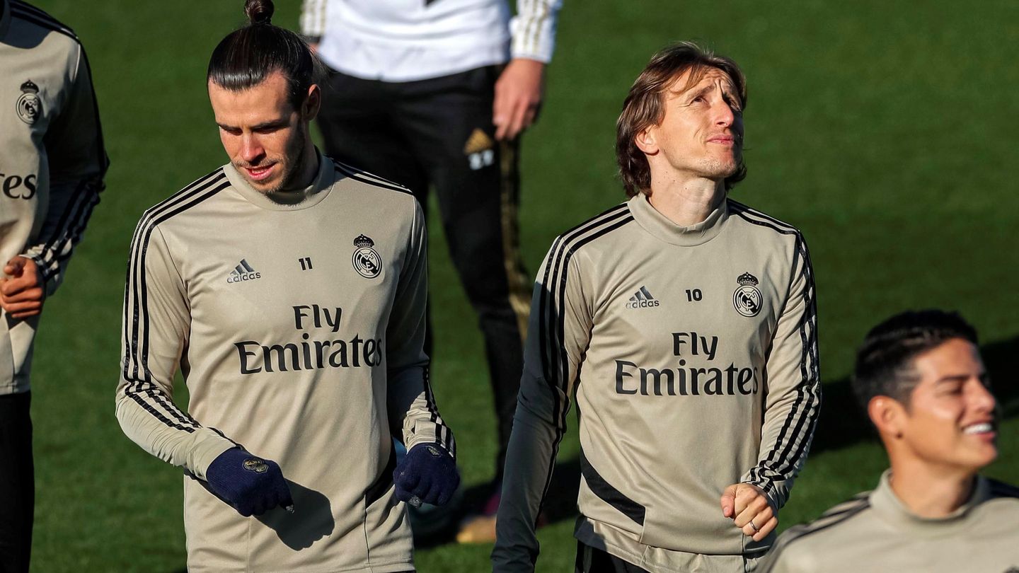 Bale y Modric, la cara y la cruz para el madridismo. (EFE/Emilio Naranjo)