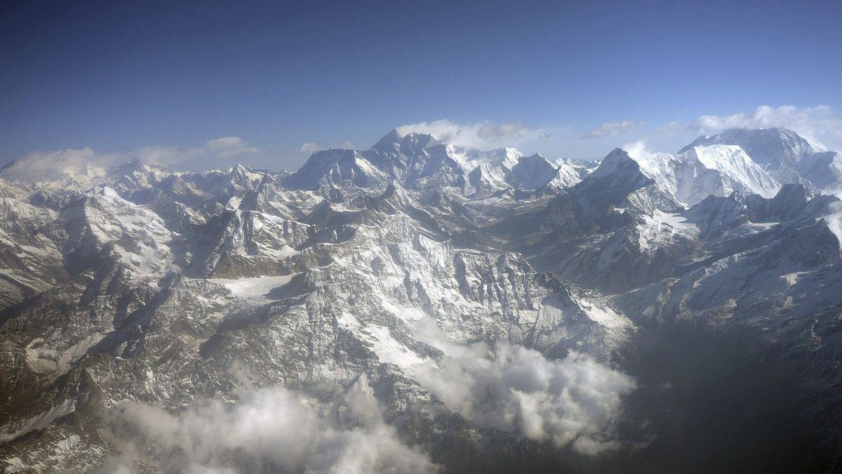 Una cuarta parte de los glaciares del Everest están cubiertos de porquería