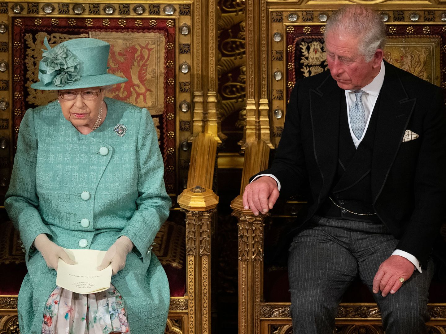 La reina Isabel y el príncipe Carlos, en una imagen reciente. (Reuters)