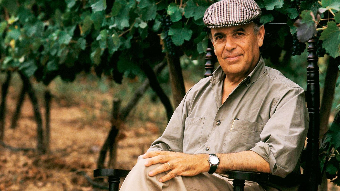 Carlos Falcó, entre viñedos, donde más le gustaba. (Getty)