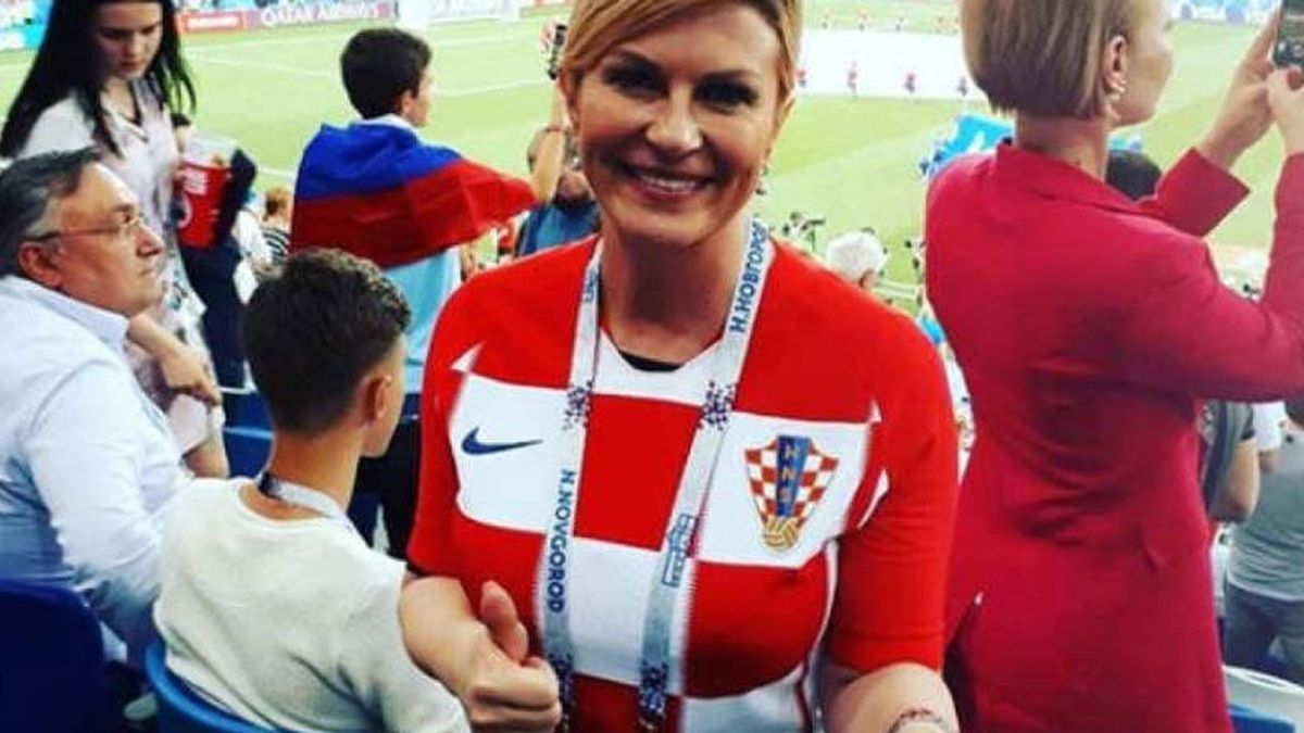 La presidenta de Croacia, la 'aficionada' que se descuenta sueldo por animar a su país