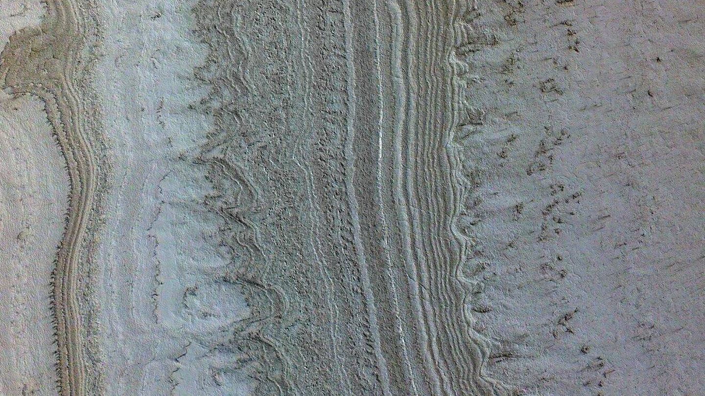 La esmectita está presente en las capas de hielo del polo sur de Marte. (NASA)