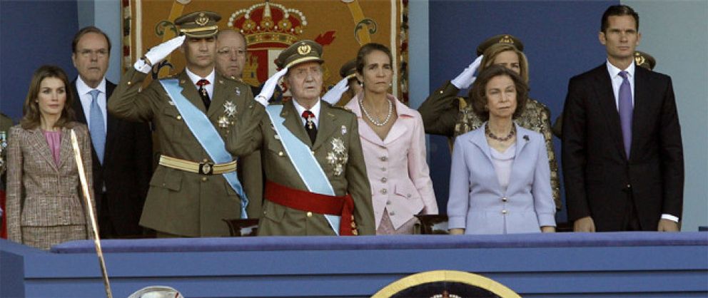 Foto: Un año después, la Infanta Cristina y Urdangarín fuera del palco del Día de la Fiesta Nacional