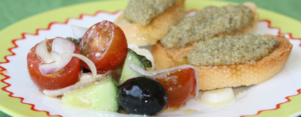 Foto: Fresca y veraniega: ensalada griega con tapenade verde