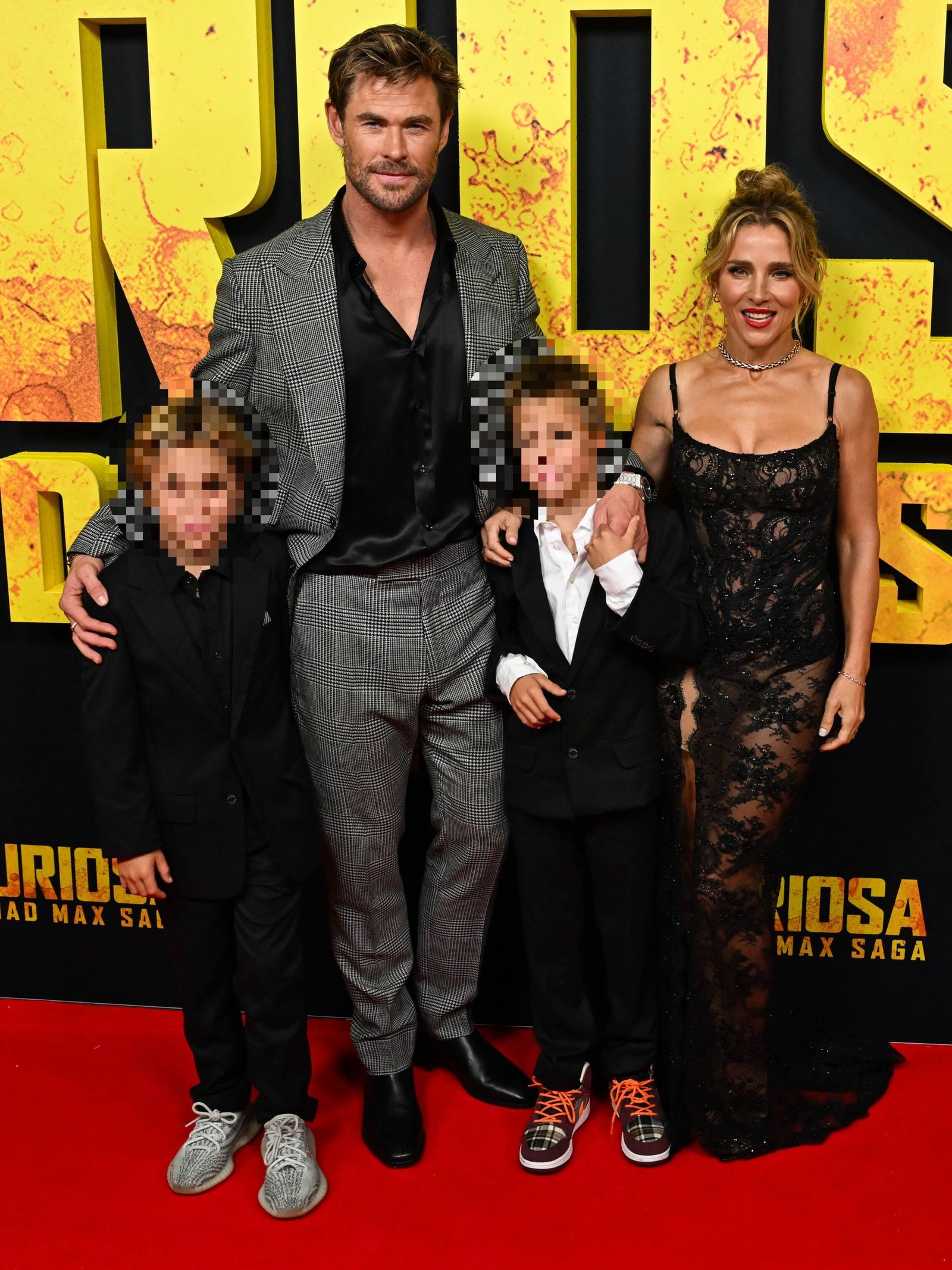 Elsa Pataky y Chris Hemsworth, con sus hijos, en el estreno de 'Furiosa: A Mad Man Saga'. (Gtres)