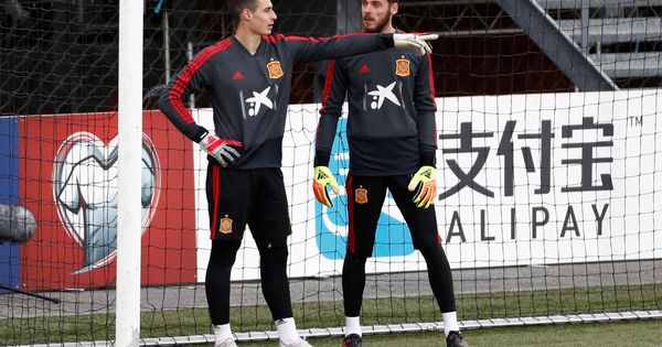 Foto: Kepa y De Gea, durante un entrenamiento con la Selección española. (EFE)