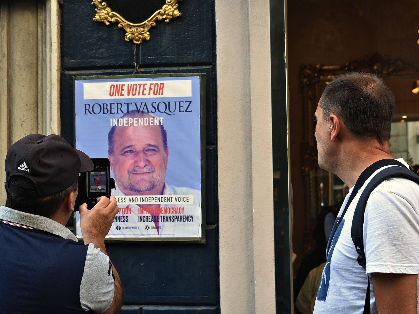 Una imagen de la candidatura de Robert Vásquez en Gibraltar. (Toñi Guerrero)