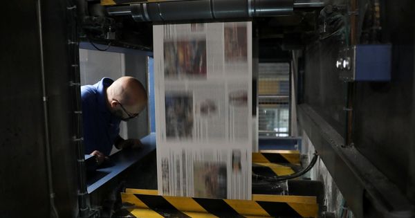 Foto: Imagen de archivo de una planta de impresión de periódicos. (Reuters)