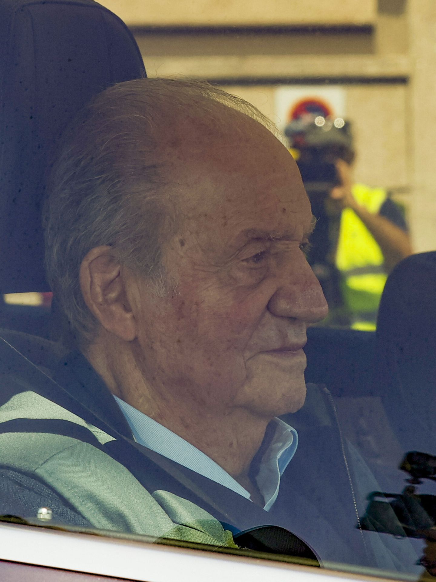El rey Juan Carlos, llegando a casa de Pedro Campos. (EFE/Lavandeira Jr)