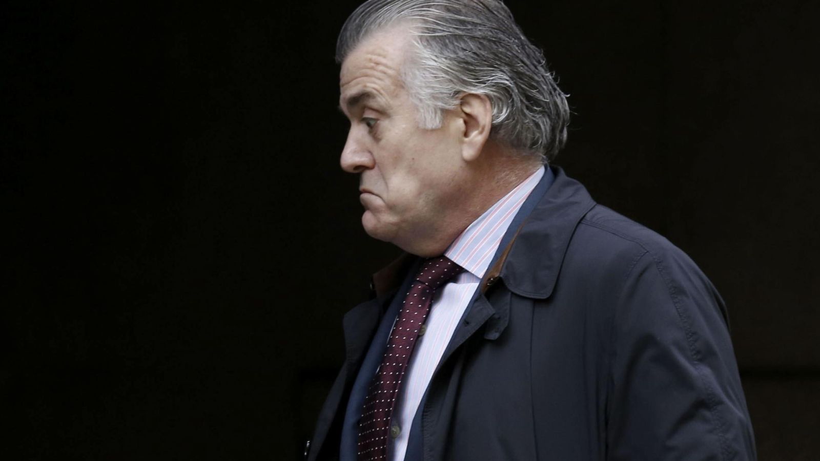 Foto: El extesorero del PP Luis Bárcenas a su salida de la Audiencia Nacional. EFE/Javier Lizón