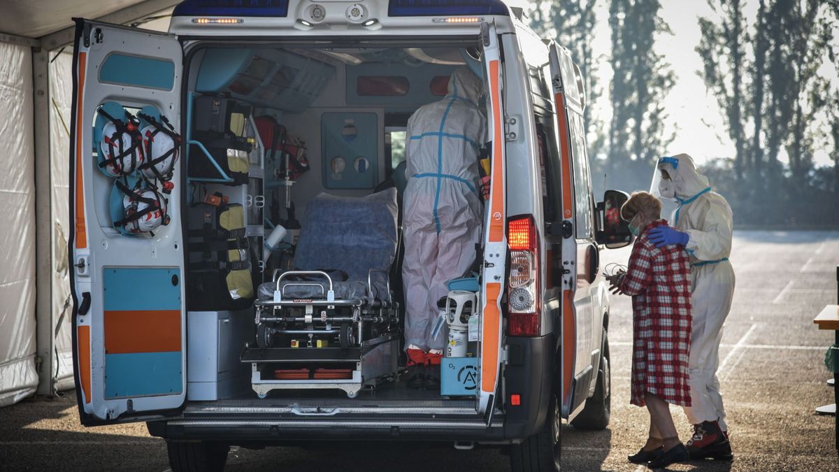 "Otros 10.000 muertos en un mes": los médicos piden cerrar Italia ante el colapso