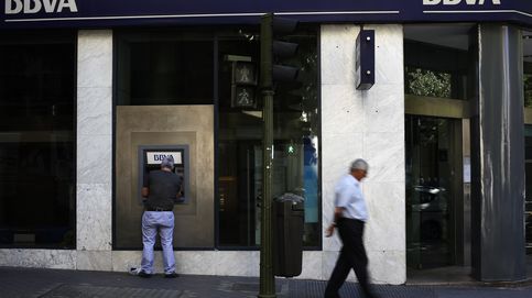 Santander, BBVA y Caixa sacan ventaja con las nuevas comisiones en cajeros