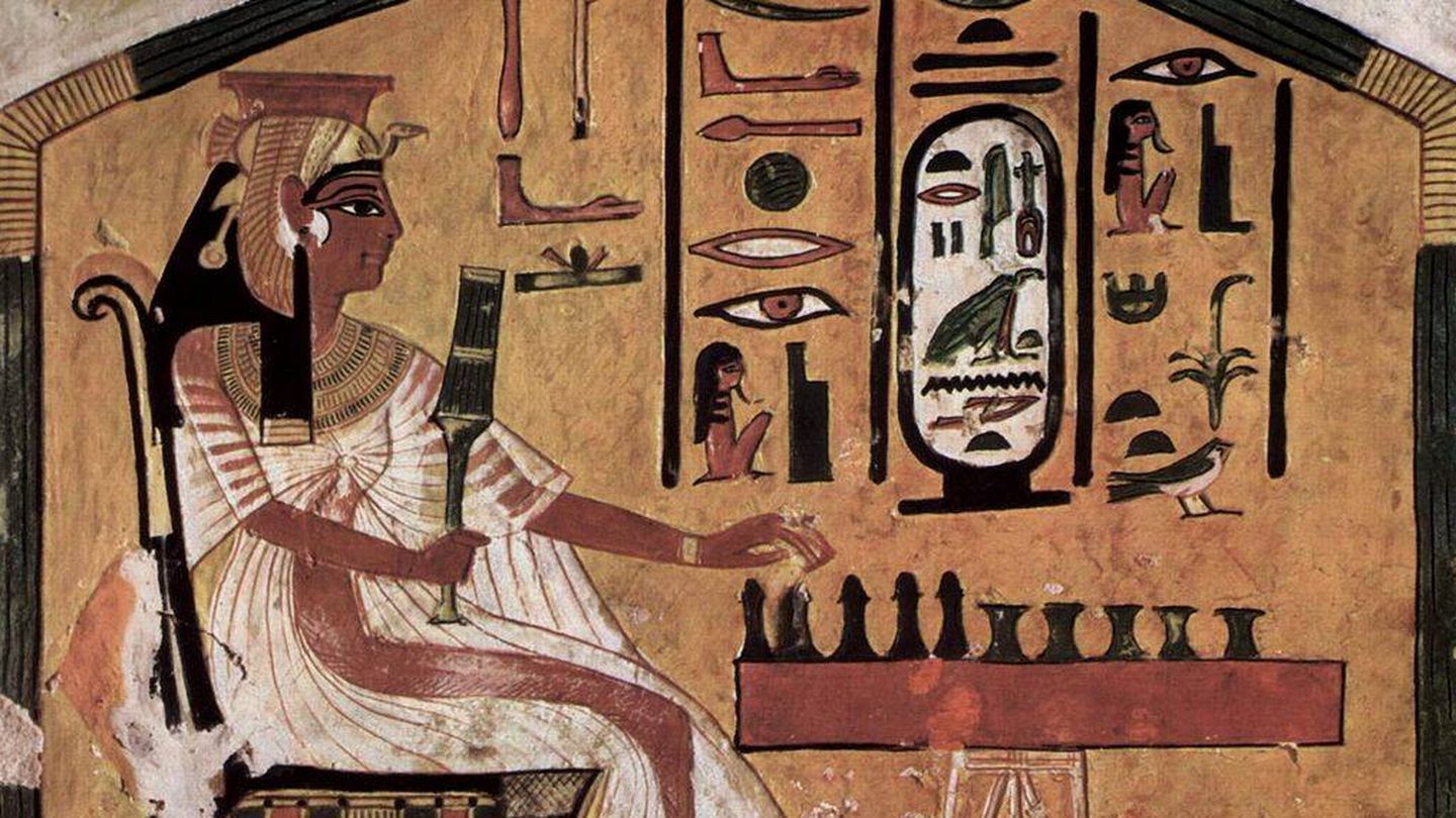 Nefertari jugando al Senet.