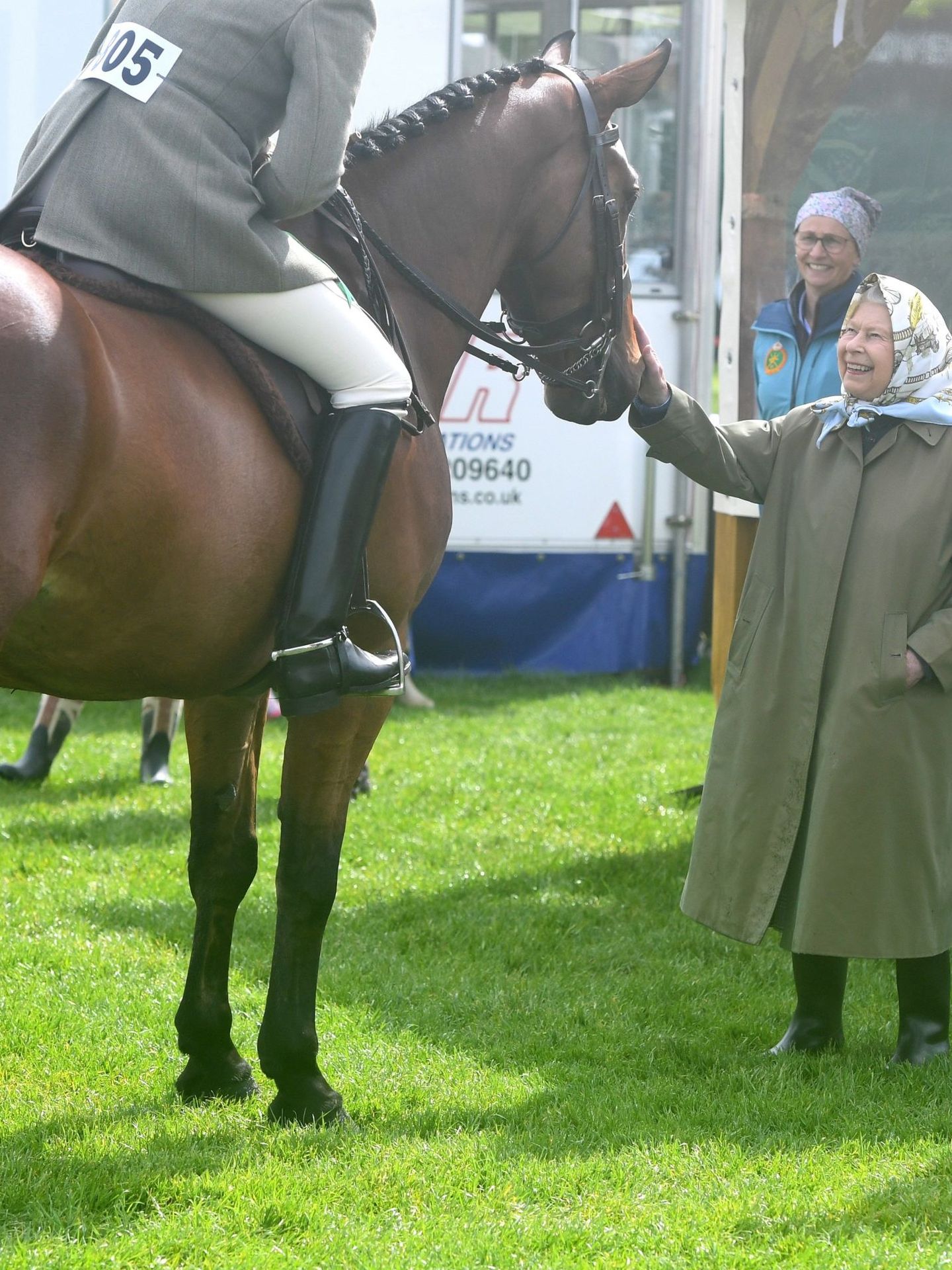 La reina Isabel II de Inglaterra asiste al espectáculo ecuestre Royal Windsor Horse Show 2019.