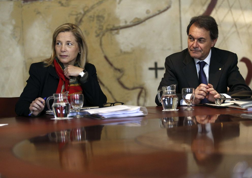 Foto: El presidente de la Generalitat, Artur Mas, y la vicepresidenta Joana Ortega. (EFE)