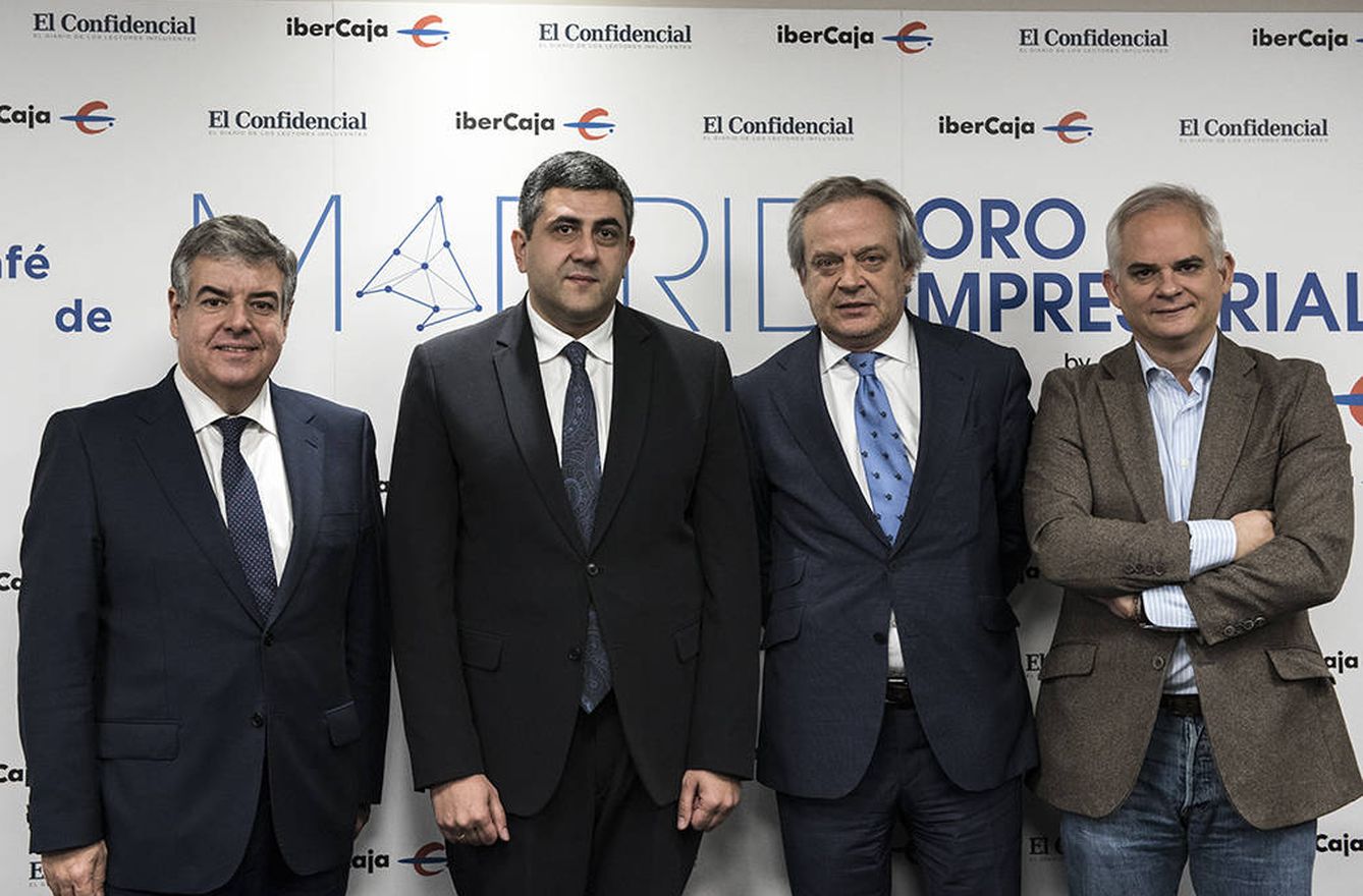 José Morales(Ibercaja), Zurab Pololikashvili (OMT), Hilario Alfaro (Madrid Foro Empresarial) y Alberto Artero (El Confidencial).