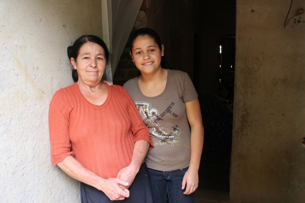 Lourdes, con siete hijos, vive desde hace 15 años en una casa en construcción. (V. Saccone)