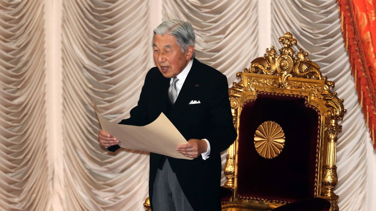 Akihito, emperador de Japón, confirma al pueblo nipón su deseo de abdicar