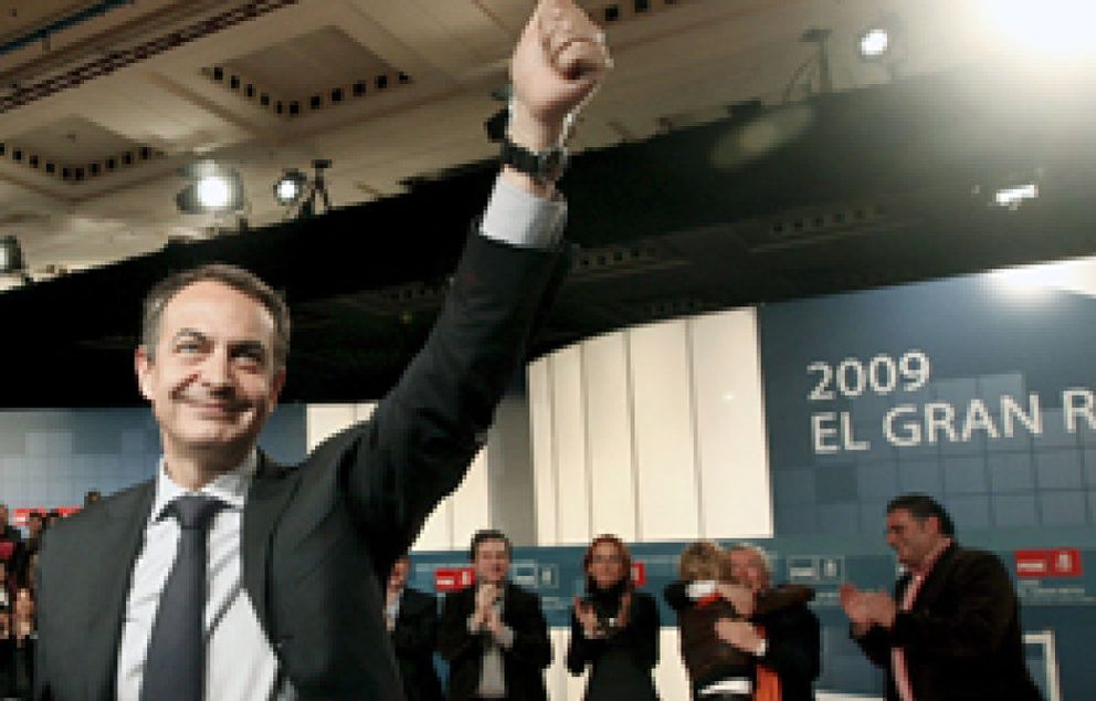 Foto: Zapatero se conjura contra el paro y asegura que no dejará a nadie tirado "en la cuneta"