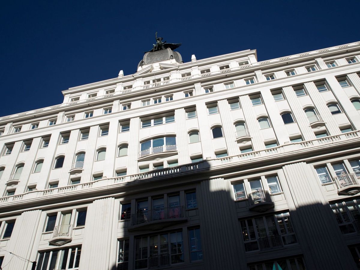 Foto: Vista de la fachada del edificio de la sede en Madrid del Grupo Prisa. (EFE)