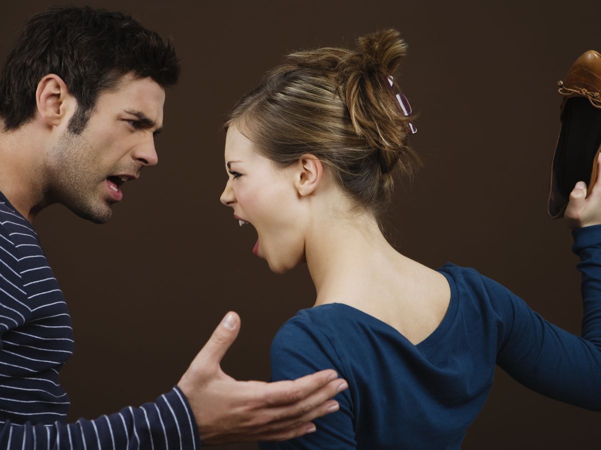 Cinco señales de que tienes una relación de la que debes salir corriendo