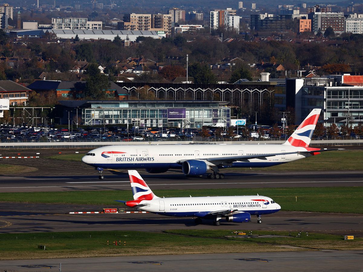 Foto: Varios aviones de British Airways, en el aeropuerto de Heathrow, en Londres. (Reuters/Peter Nicholls)