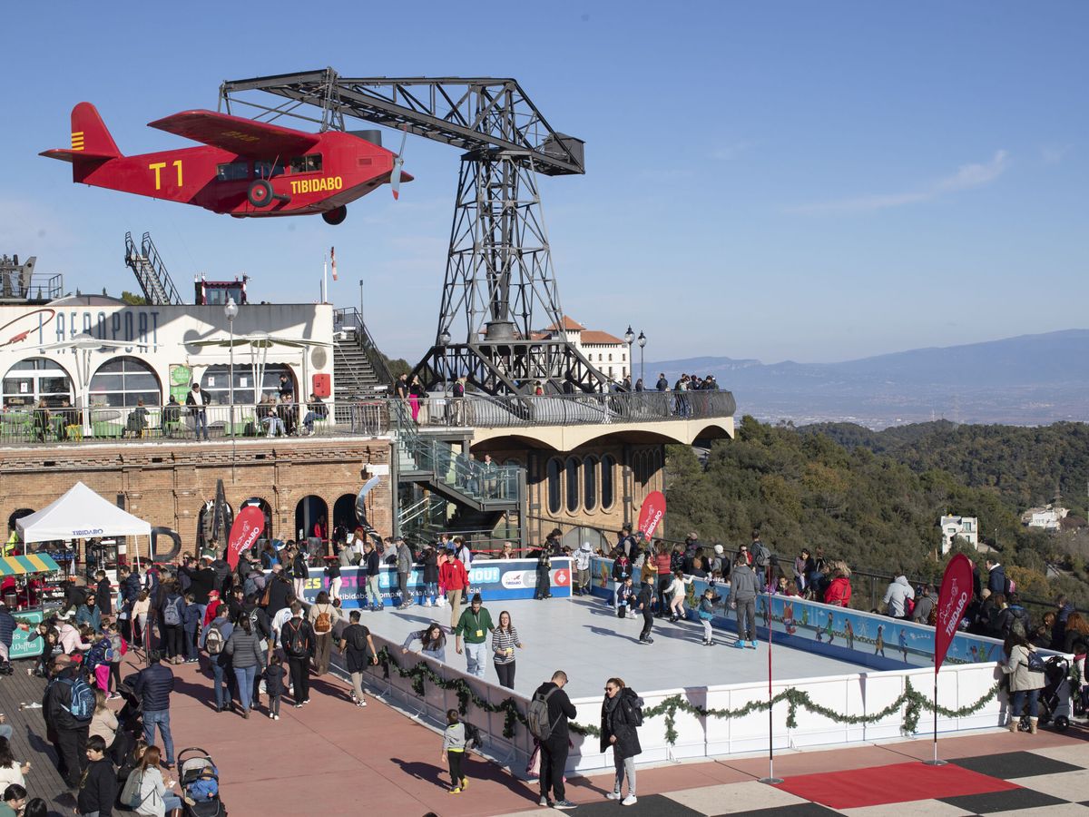 Foto: Vista del Parque de Atracciones Tibidabo en Barcelona. (EFE/Marta Pérez)