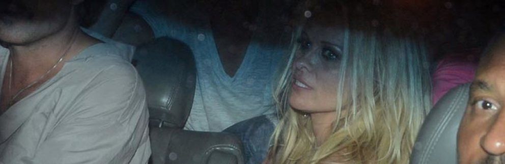 Foto: Pamela Anderson, borracha tras salir de una fiesta