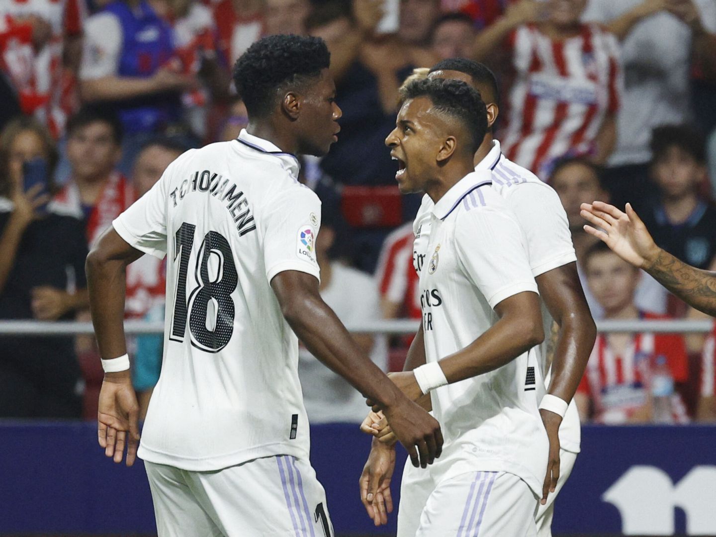 Rodrygo celebra el gol con Tchouaméni. (Reuters/Violeta Santos)