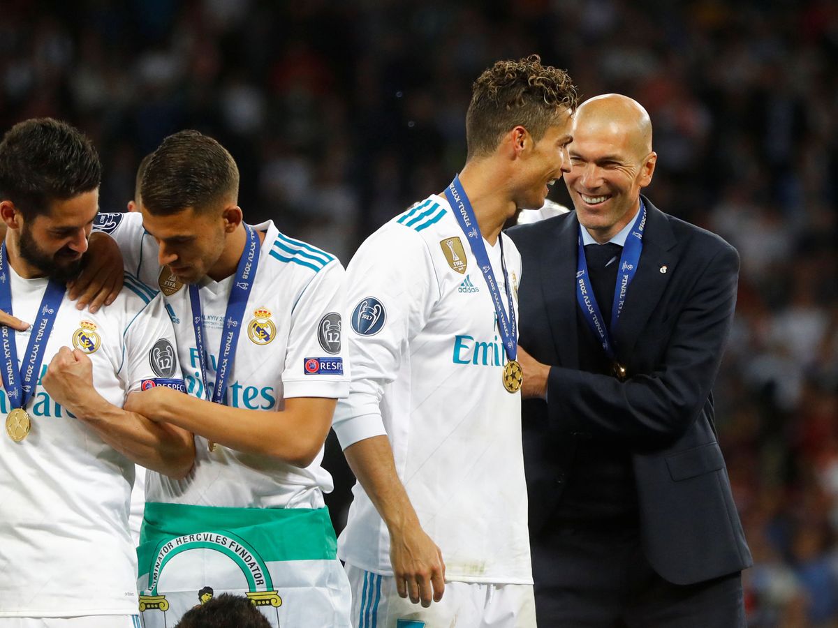 Foto: Cristiano Ronaldo y Zinédine Zidane celebran la última Champions League que ha ganado el conjunto blanco. (Reuters)