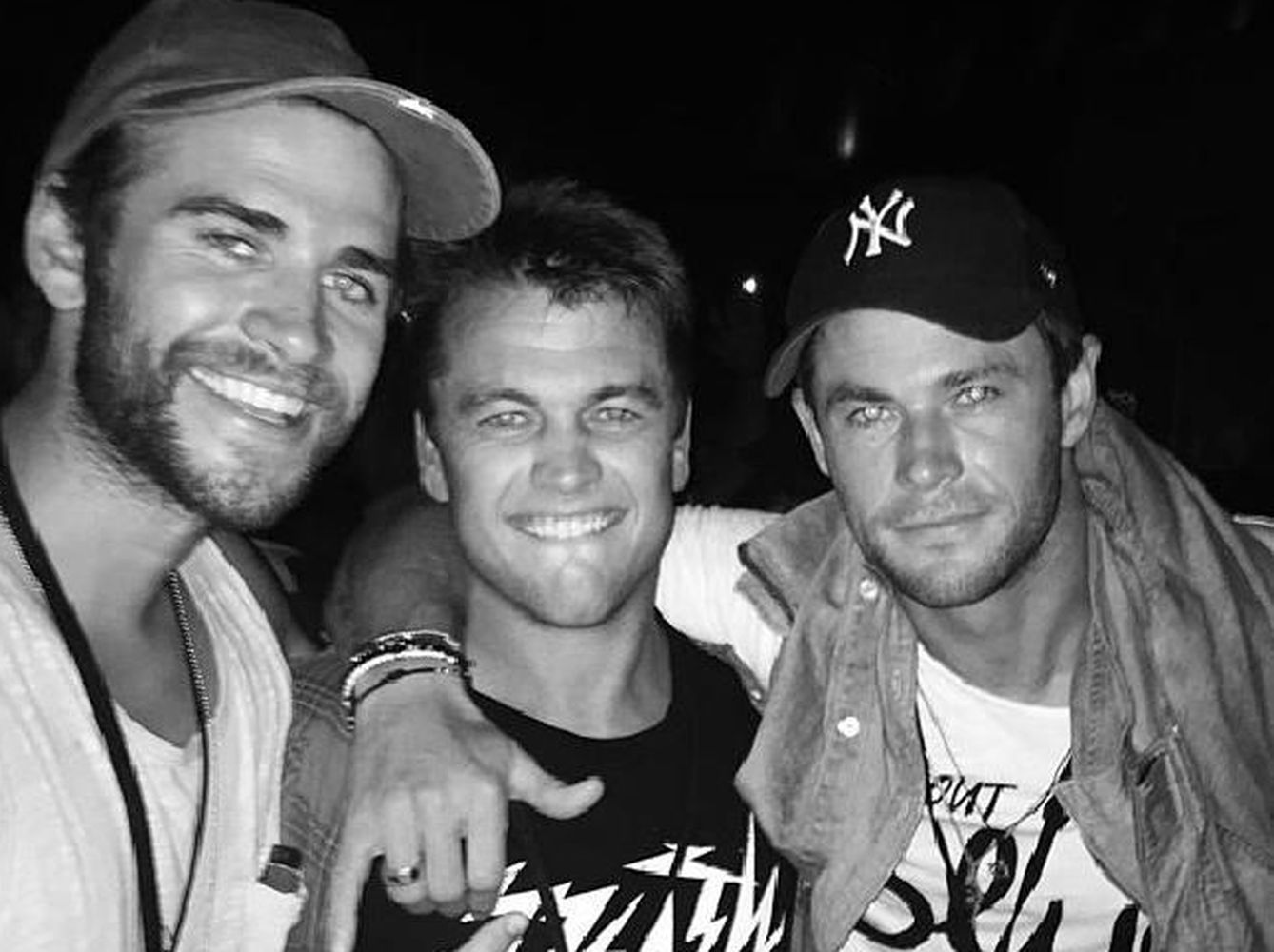 Los hermanos Hemsworth durante el festival. (Instagram)