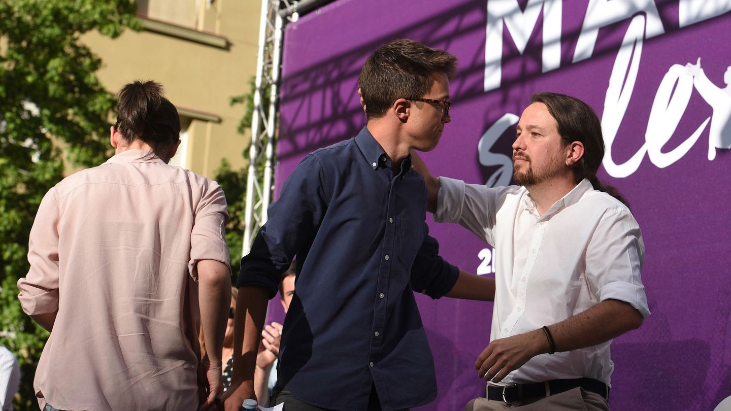 Pablo Iglesias, líder de Podemos, e Íñigo Errejón, durante un acto en la capital el pasado 2 de mayo, Día de la Comunidad de Madrid. (EFE)