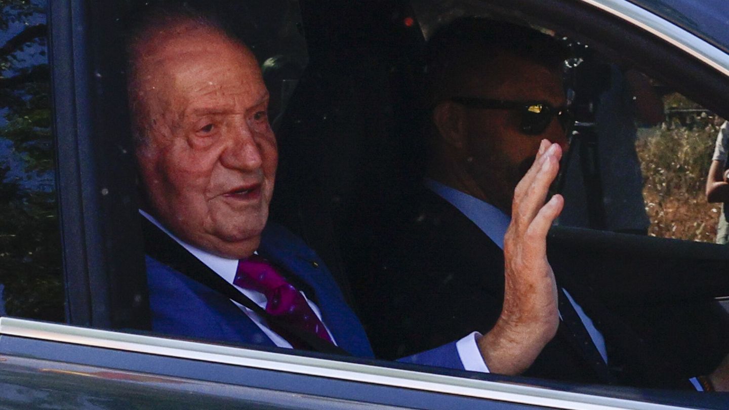 El rey Juan Carlos, a su llegada a la Zarzuela. (EFE/Rodrigo Jiménez) 