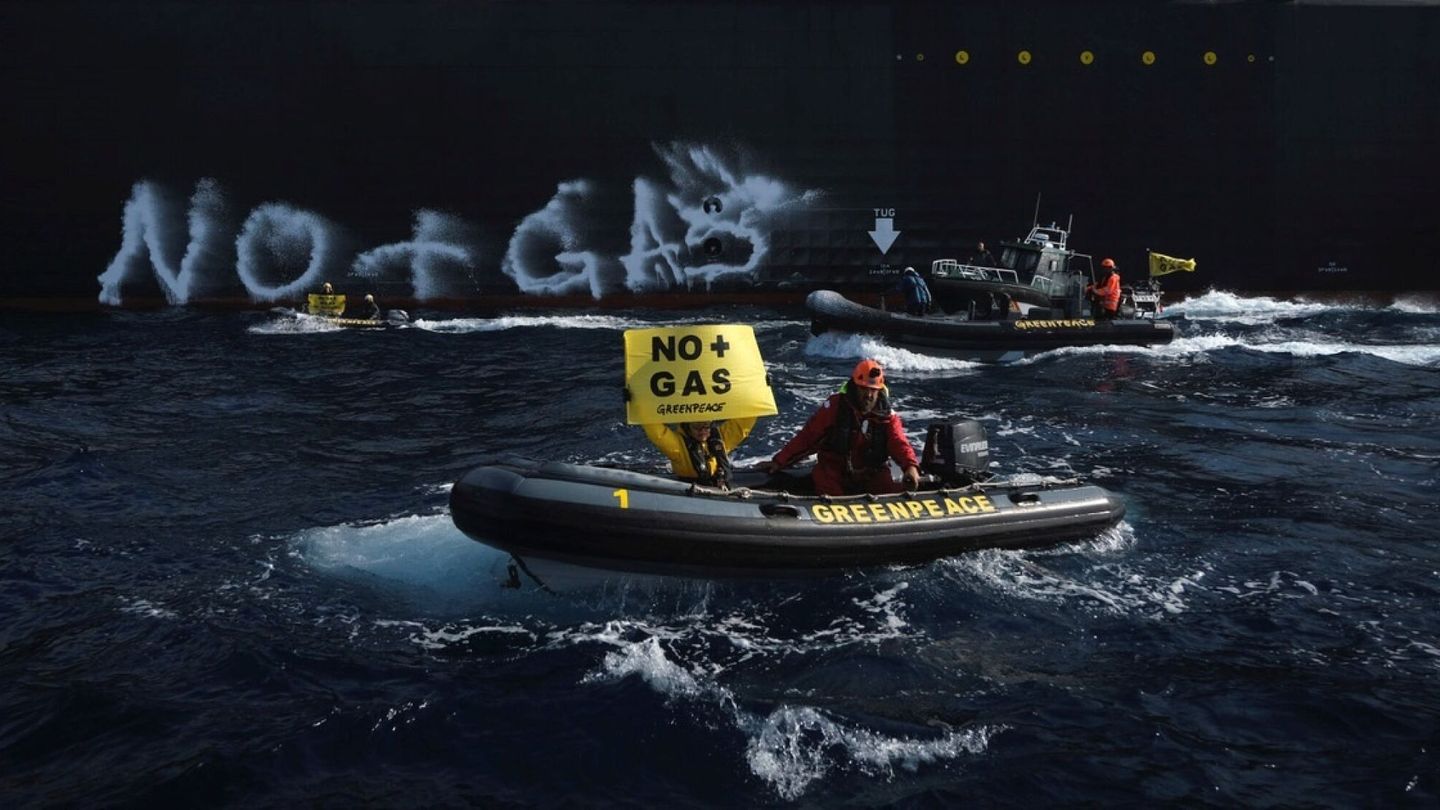 Acción de protesta de Greenpeace. (EFE/Greenpeace/Pedro Armestre)