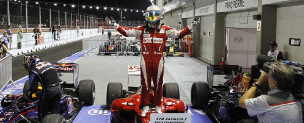 Foto: A Fernando Alonso, 'rey de la noche', sólo le falta Abu Dabi