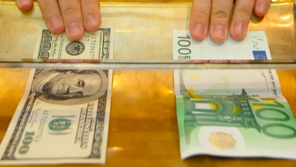 Guerra de divisas: pulso entre el euro y el dólar para despedir a Janet Yellen de la Fed