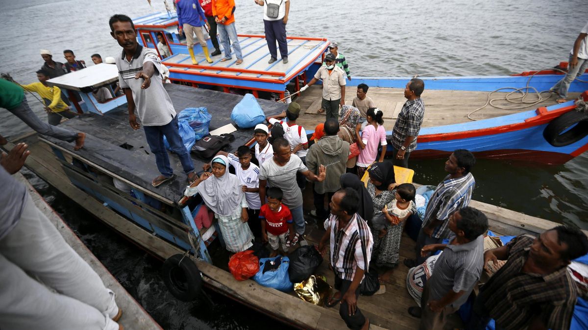 6.000 personas, a la deriva en alta mar a la espera de poder desembarcar en algún país