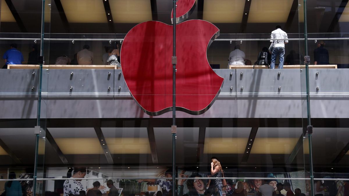 Apple se había librado de los despidos: ahora recortará empleados de sus tiendas