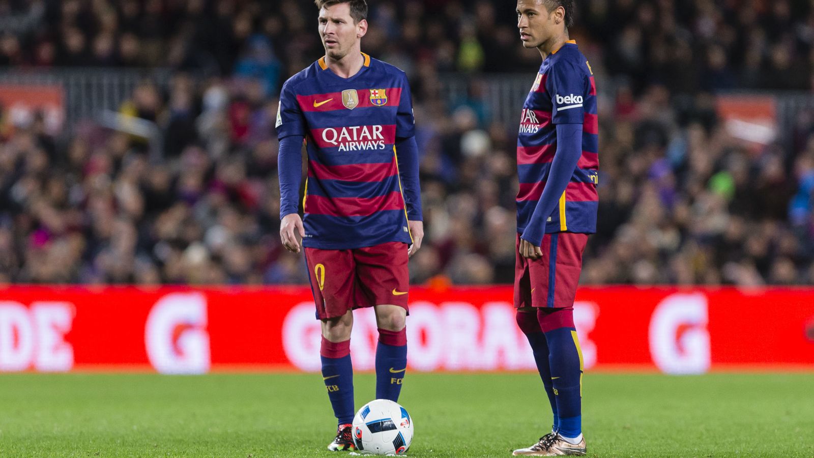 Foto: Messi y Neymar durante un partido de Liga (Cordon Press).