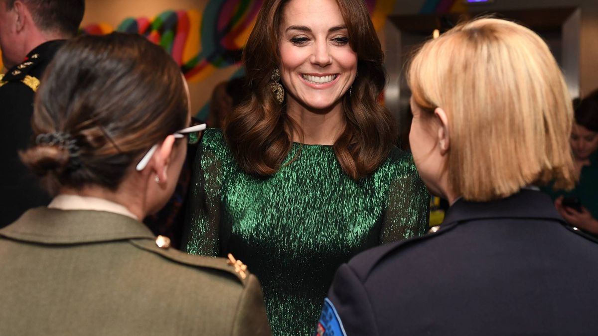 El vestido 'goth' que triunfa entre las royals y las celebrities