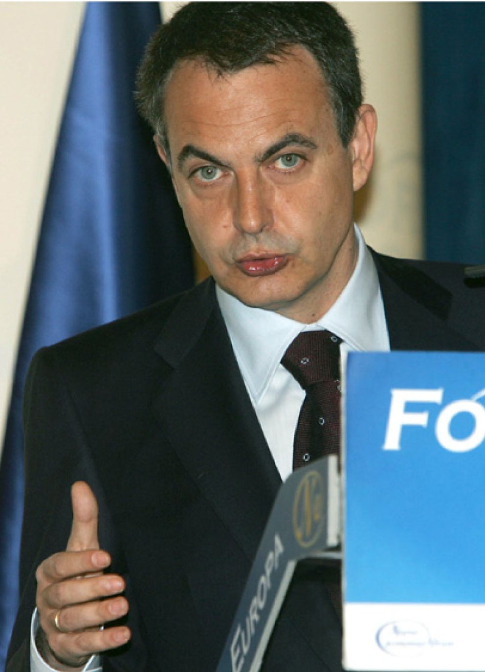 Foto: Zapatero defiende compatibilizar la ley de partidos y el derecho de reunión