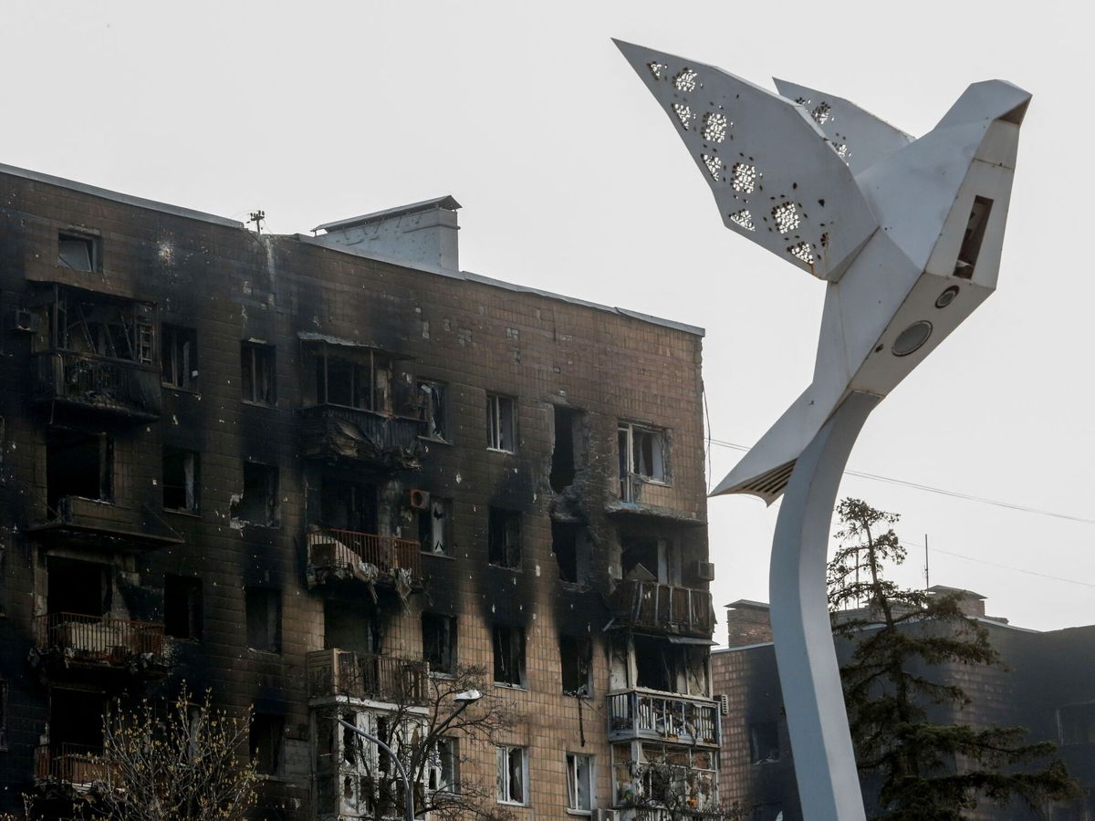Foto: Edificio destruido en el centro de Mariúpol. (Reuters/ Alexander Ermochenko)